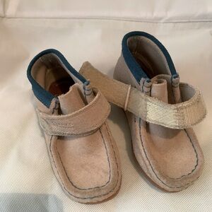 Clarks toddler shoe